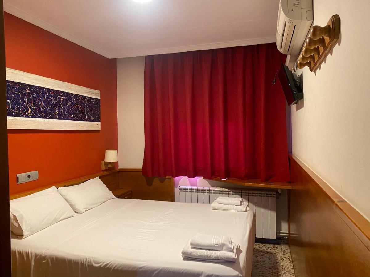 Hostal Galicia Cardedeu Exterior foto