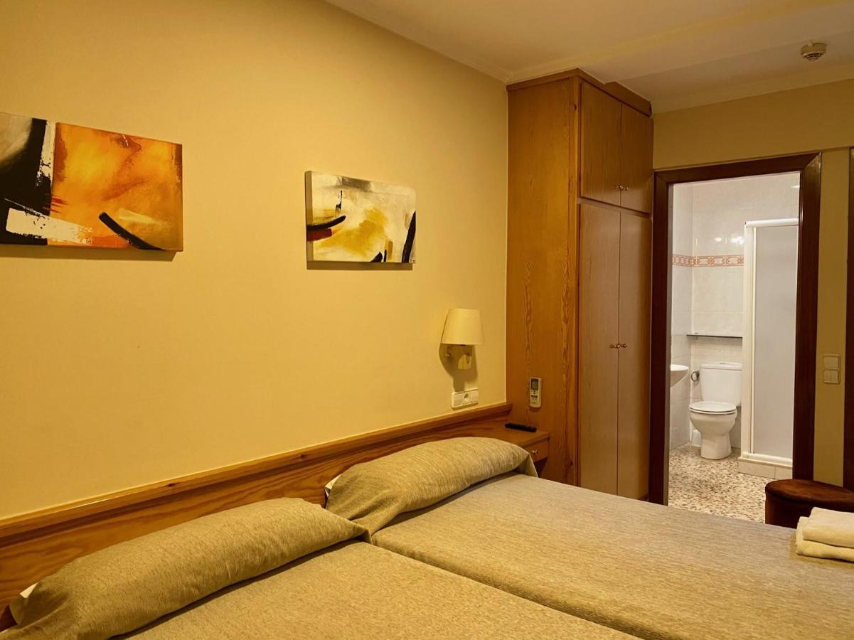 Hostal Galicia Cardedeu Exterior foto